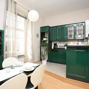 Karolina Apartment