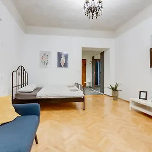  Apartment Lovely Heart Of