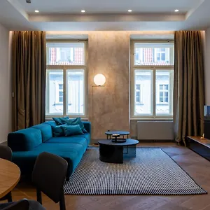 Luxury Old Town Apt, Parking Apartment
