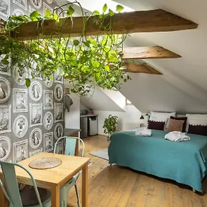  Apartment Bohemian Chic 2 Bedroom 2 Bathroom Loft With Hanging Chair