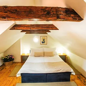U Zlate Podkovy - At The Golden Horseshoe Apartment