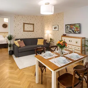  Apartment Seno6